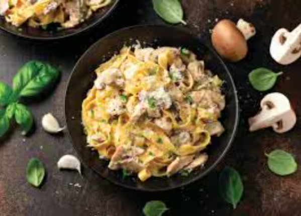FETTUCCINE CU CIUPERCI SI CURCAN