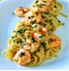 LINGUINI CU ZUCCHINI SI CREVETI AROMATIZATE CU PECORINO ROMANO