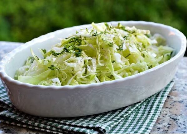 Salata de varza alba cu marar