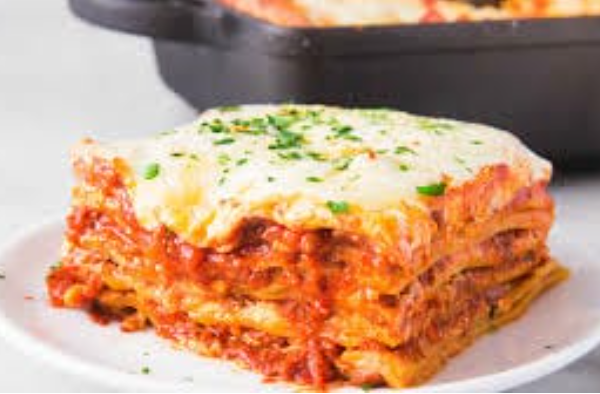 LASAGNA BOLOGNESE FACUTA IN CASA 1,2(4 PORTII)